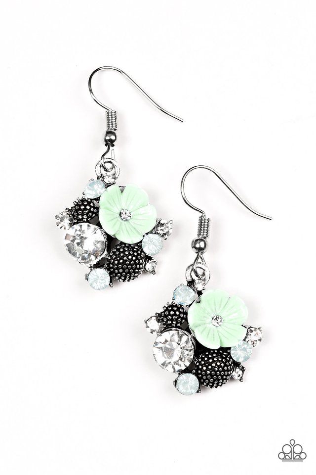 lily-valleys-green-p5wh-grxx-136xx