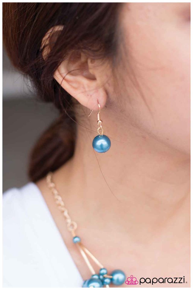 Paparazzi ♥ Instant Classic - Blue ♥ Necklace