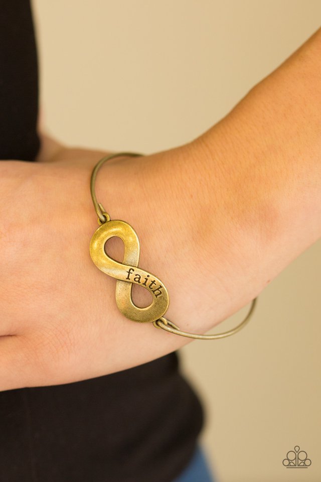 Paparazzi ♥ Keep The Faith - Brass ♥ Bracelet