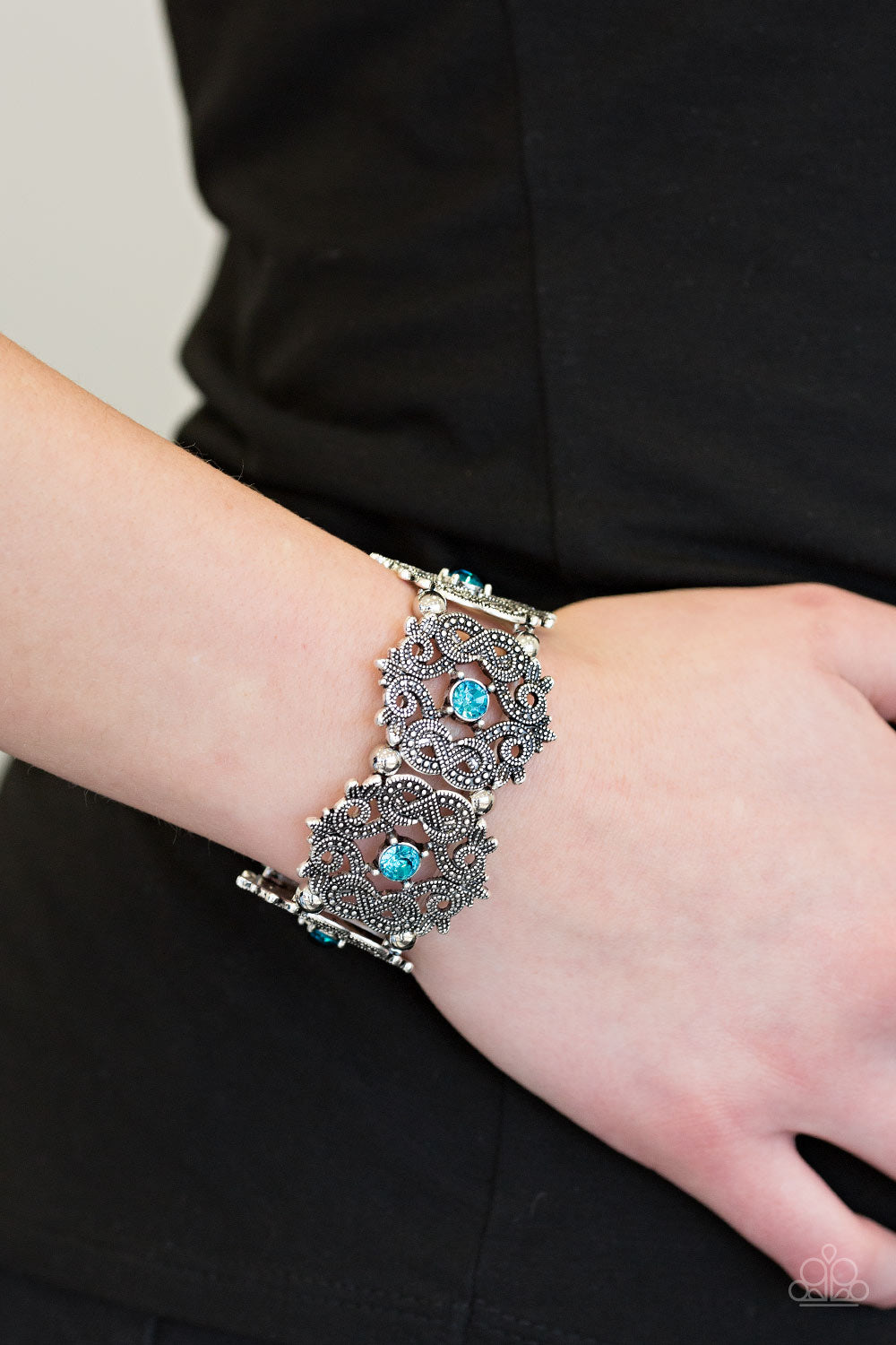 Paparazzi ♥ EMPRESS-ive Shimmer - Blue ♥  Bracelet