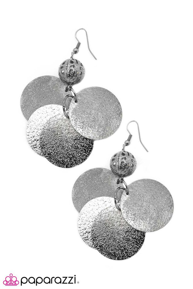 Paparazzi ♥ So GLAM To Meet You! - Black ♥ Earrings