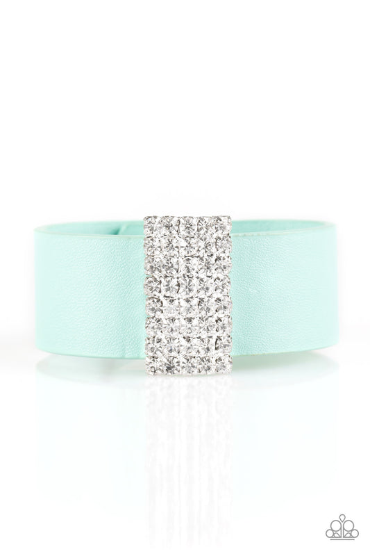 walk-the-catwalk-green-p9di-urgr-047xx