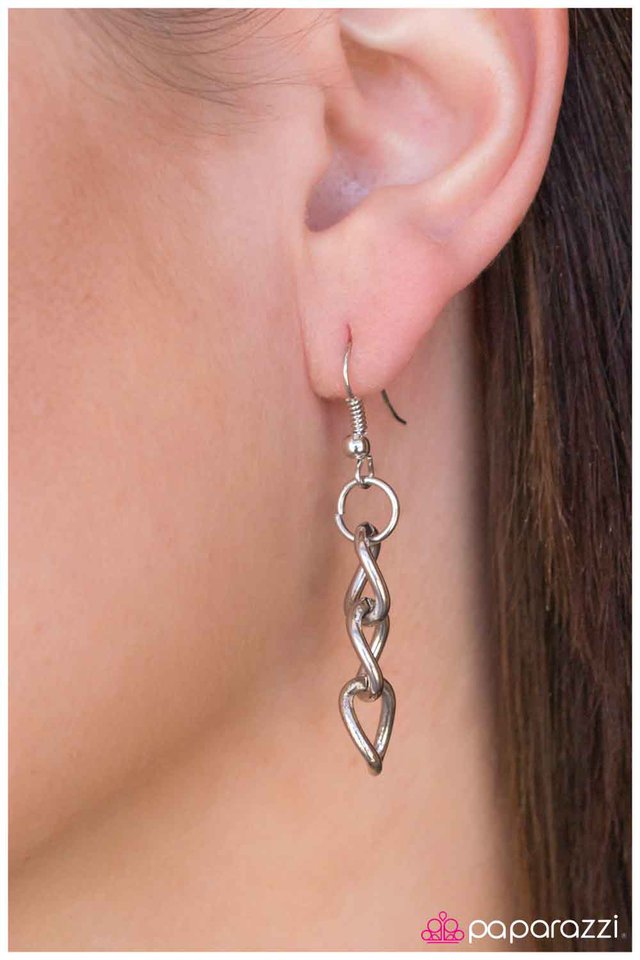 Paparazzi ♥ Rooted in Opulence - Pink ♥ Necklace