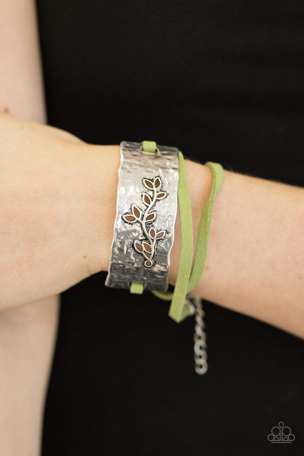 Paparazzi ♥ Branching Out - Green ♥  Bracelet