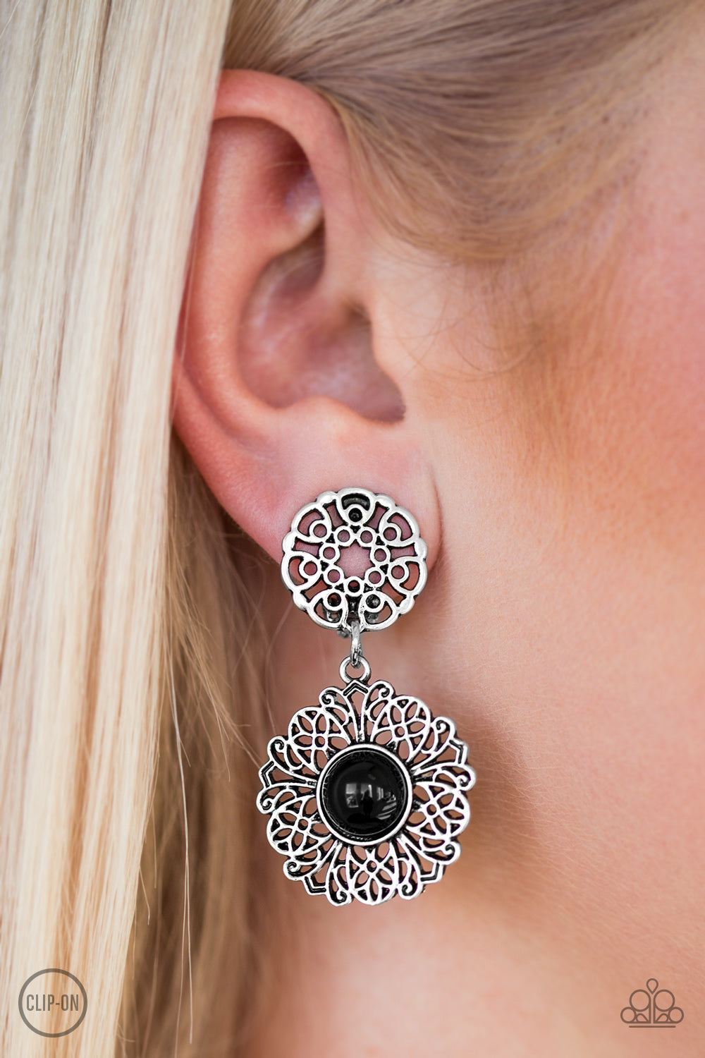 Paparazzi ♥ Venetian Veranda - Black Clip-On ♥  Clip-On
