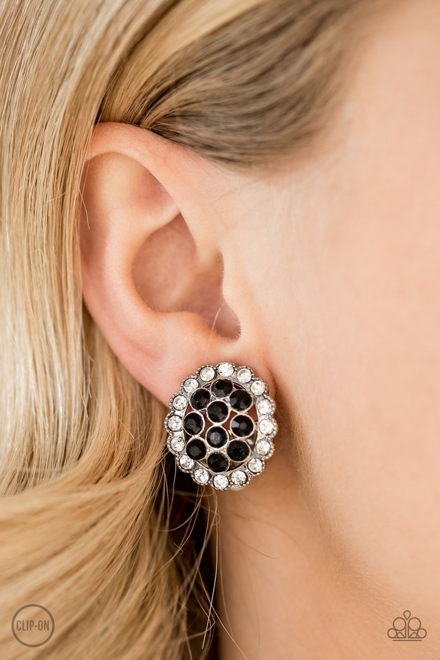 Paparazzi ♥ Runway Ready - Black Clip-On ♥ Clip-On
