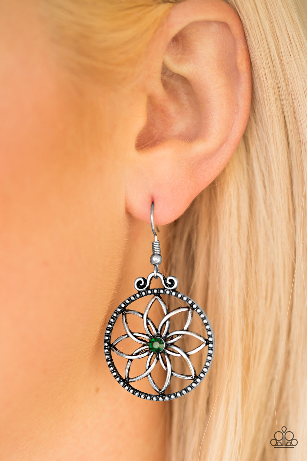 Paparazzi ♥ Bloom Bloom - Green ♥  Earrings