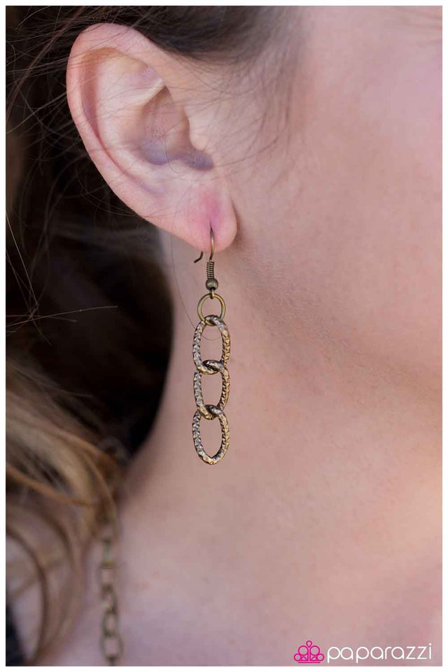 Paparazzi ♥ Rough Around the Edges - Brass ♥ Necklace