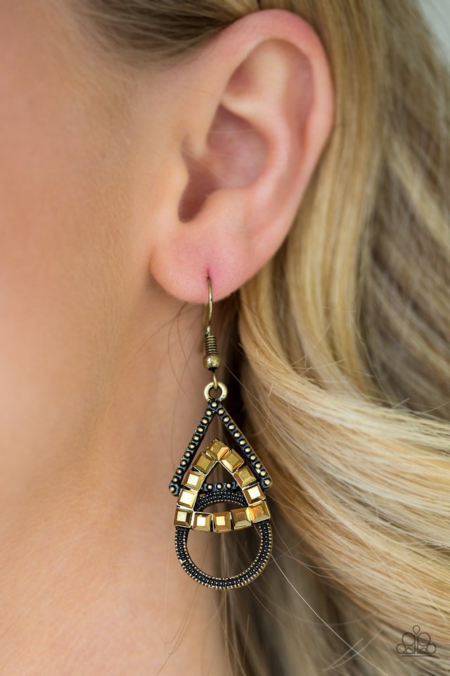 Paparazzi ♥ On The Edge Of Your Seat - Brass ♥ Earrings