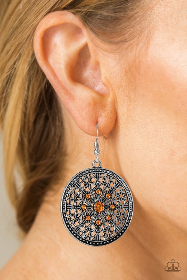 Paparazzi ♥ Catch A Chill - Orange ♥ Earrings