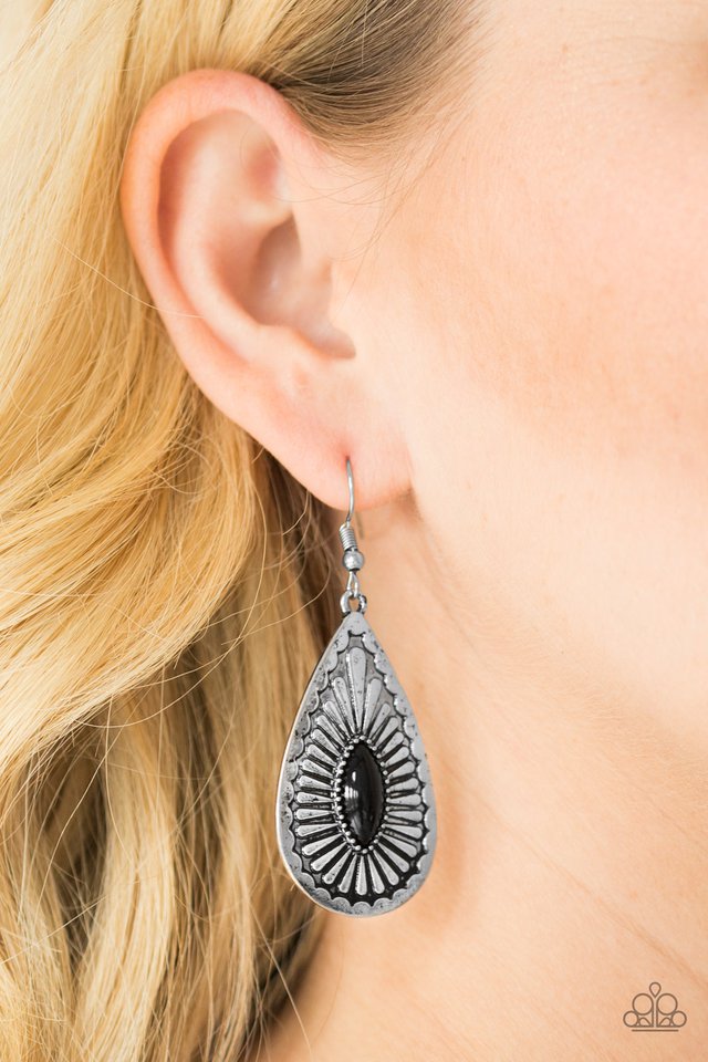 Paparazzi ♥ Wild Wilderness - Black ♥ Earrings