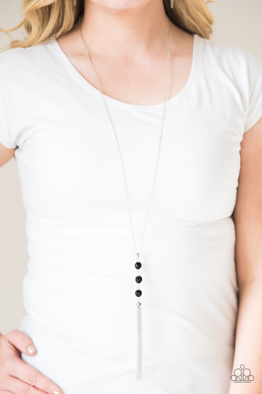 Paparazzi ♥ The DIVA Wears Prada - Black ♥  Necklace