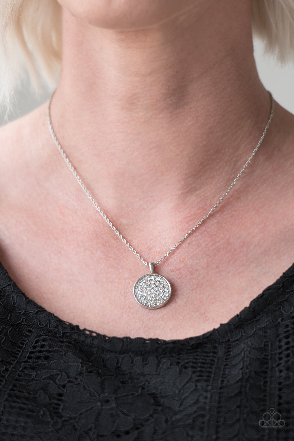 Paparazzi ♥ Believe In Glitter - White ♥  Necklace