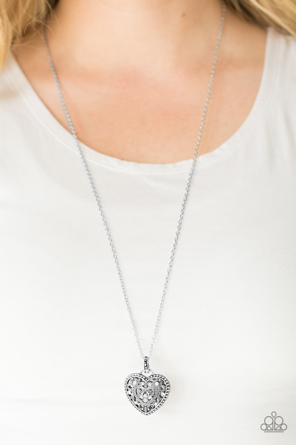Paparazzi ♥ Charmingly Casanova - White ♥  Necklace