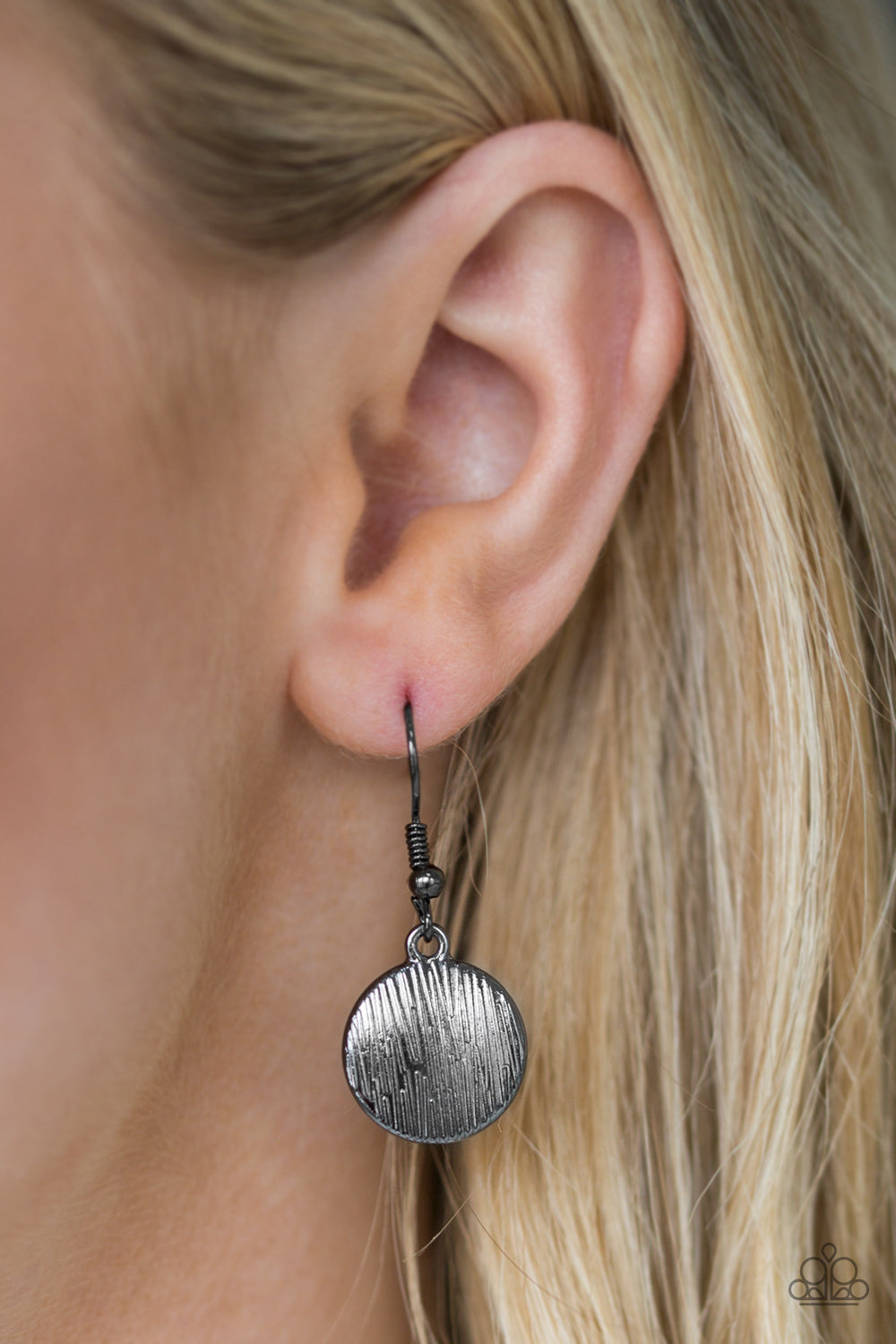 Paparazzi ♥ Glued To The SPOTLIGHT - Black ♥  Necklace