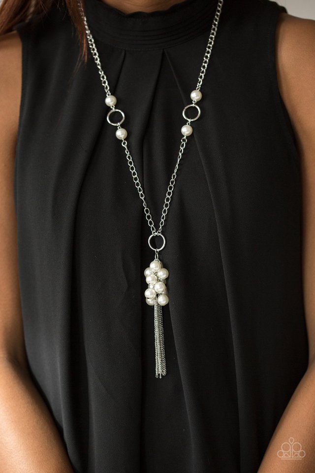 Paparazzi ♥ Hit The Runway - White ♥ Necklace