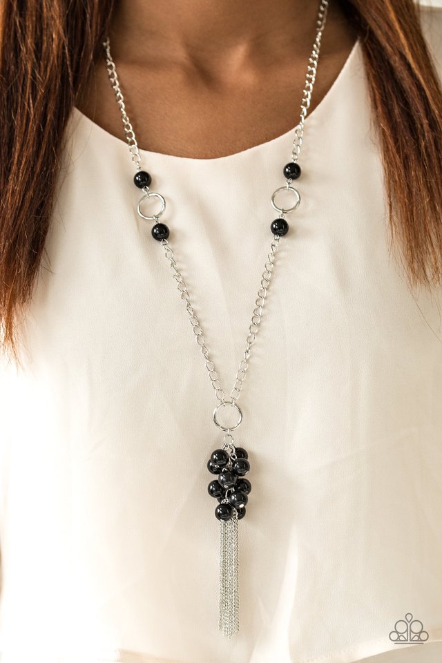 Paparazzi ♥ Hit The Runway - Black ♥ Necklace