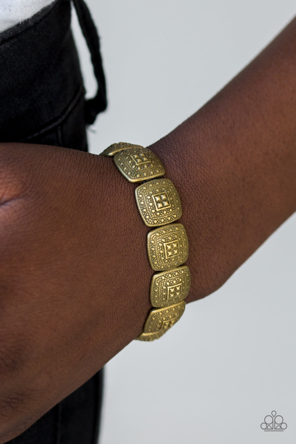 Paparazzi ♥ Radiantly Riviera - Brass ♥  Bracelet