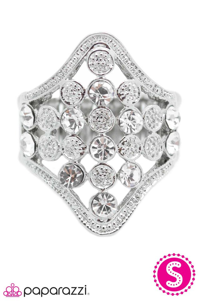 Paparazzi ♥ Princess Material - Silver ♥ Ring