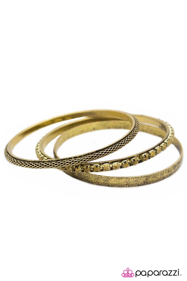 Paparazzi ♥ Twinkle, Twinkle - Brass ♥ Bracelet