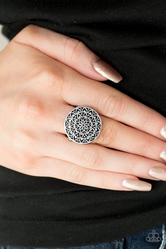 Paparazzi ♥ Petal Mantra - Silver ♥ Ring