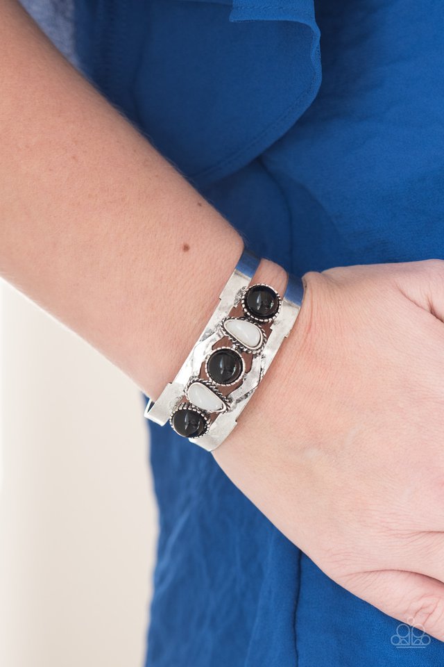 Paparazzi ♥ Keep On TRIBE-ing - Black ♥ Bracelet