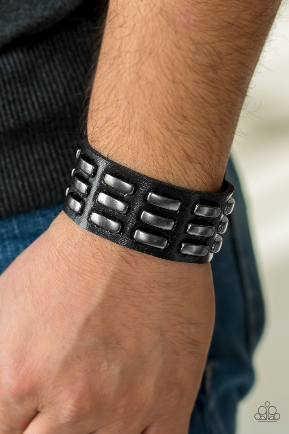 Paparazzi ♥ On Autopilot - Black ♥  Bracelet