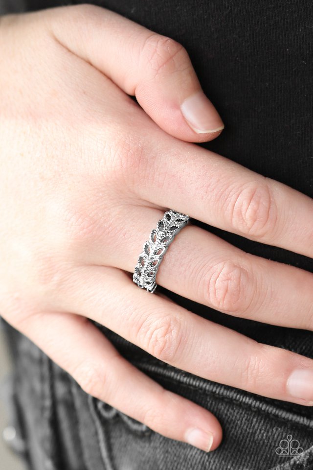 Paparazzi ♥ On The VINE - Silver ♥ Ring