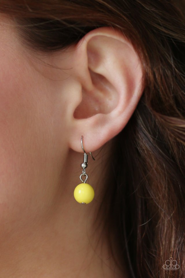 Paparazzi ♥ Hitting A GLOW Point - Yellow ♥ Necklace