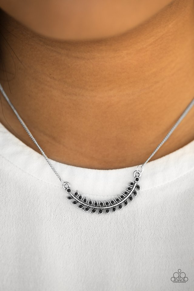 Paparazzi ♥ Flying Colors - Black ♥ Necklace