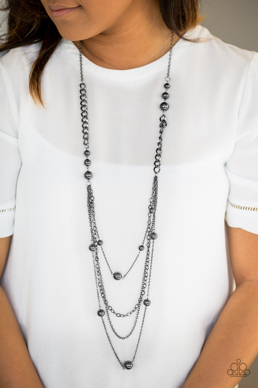 Paparazzi ♥ Boss Shimmer - Black ♥  Necklace