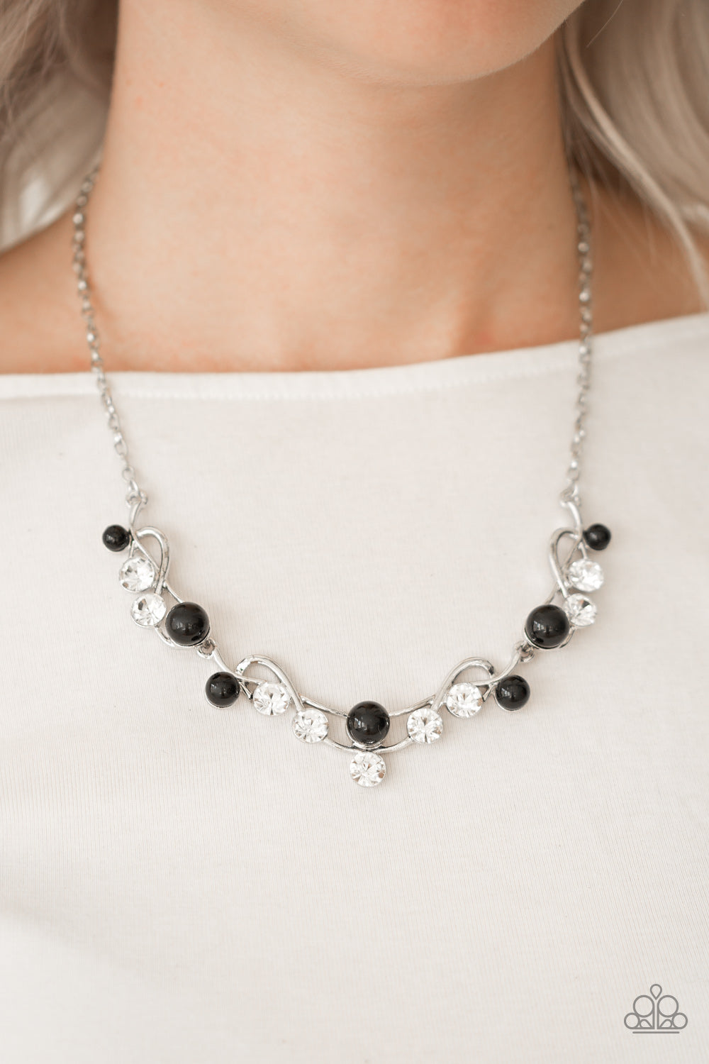 Paparazzi ♥ Tie The Knot - Black ♥  Necklace