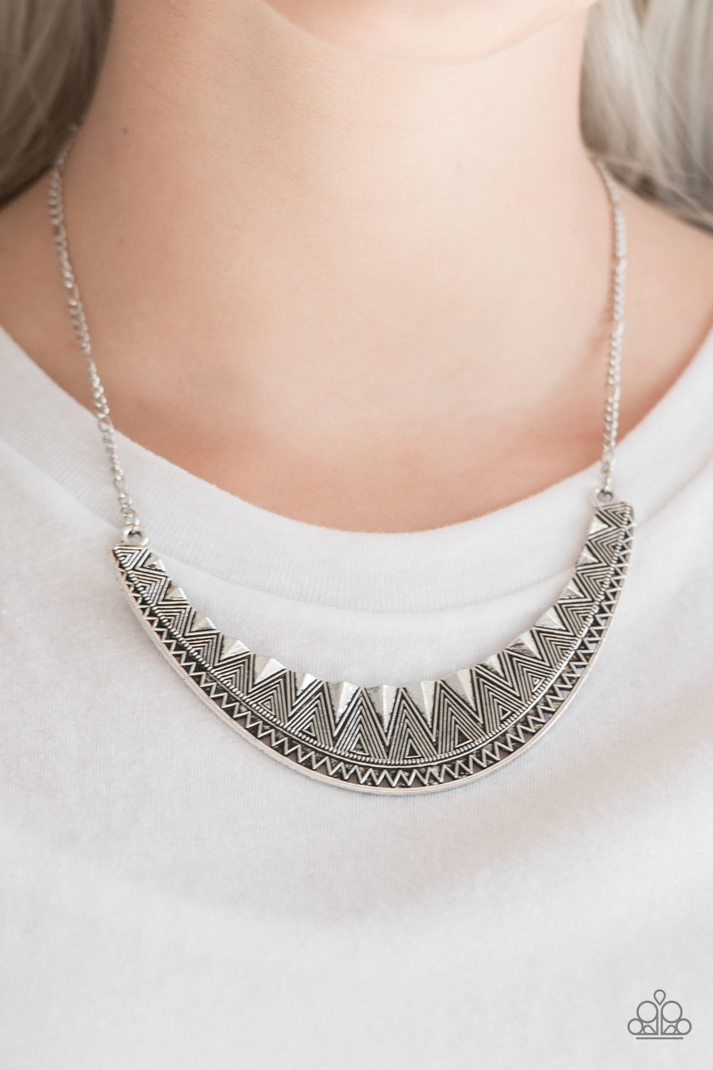 Paparazzi ♥ Thrown To The Lions - Silver ♥  Necklace