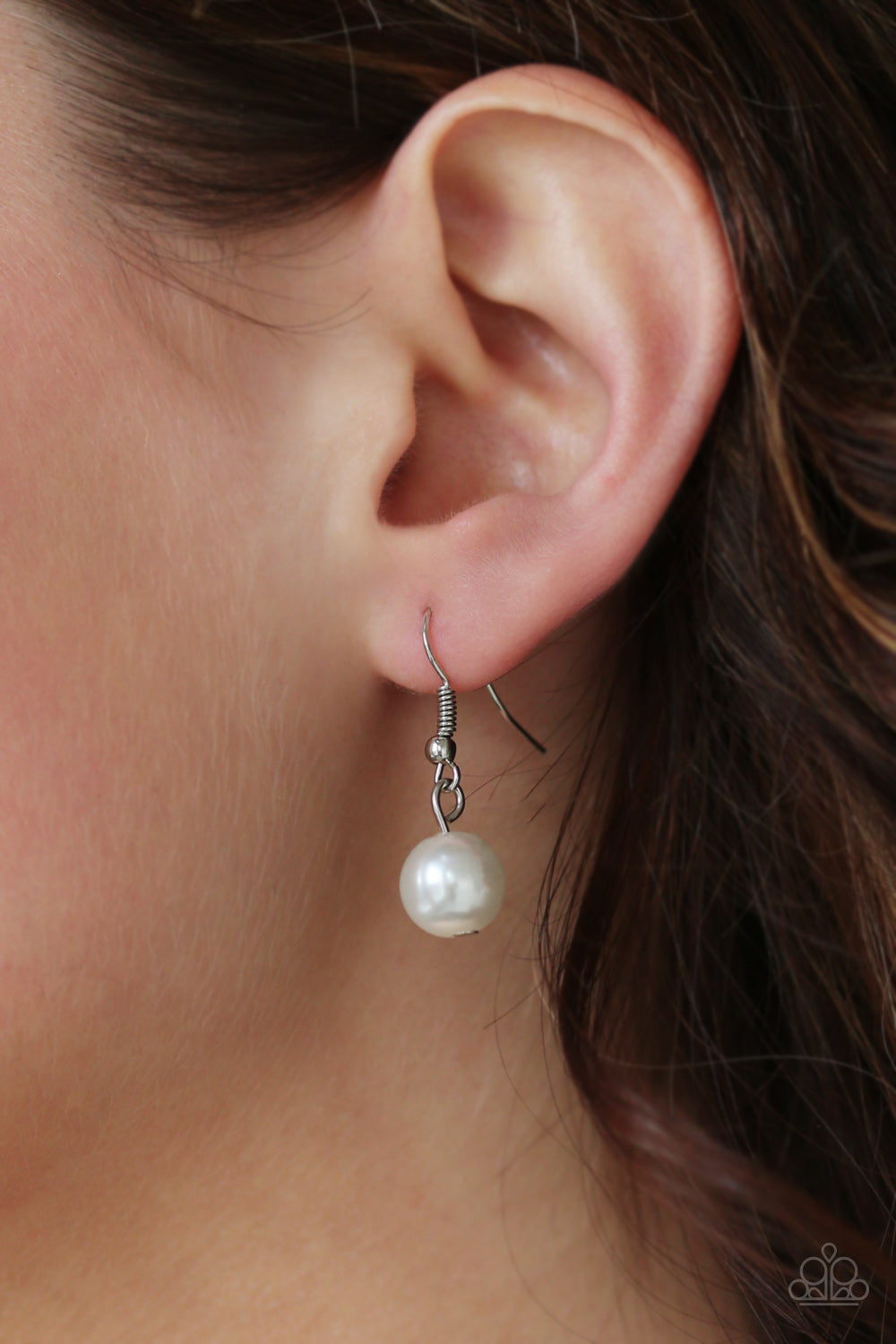 Paparazzi ♥ BALLROOM For Rent - White ♥  Necklace