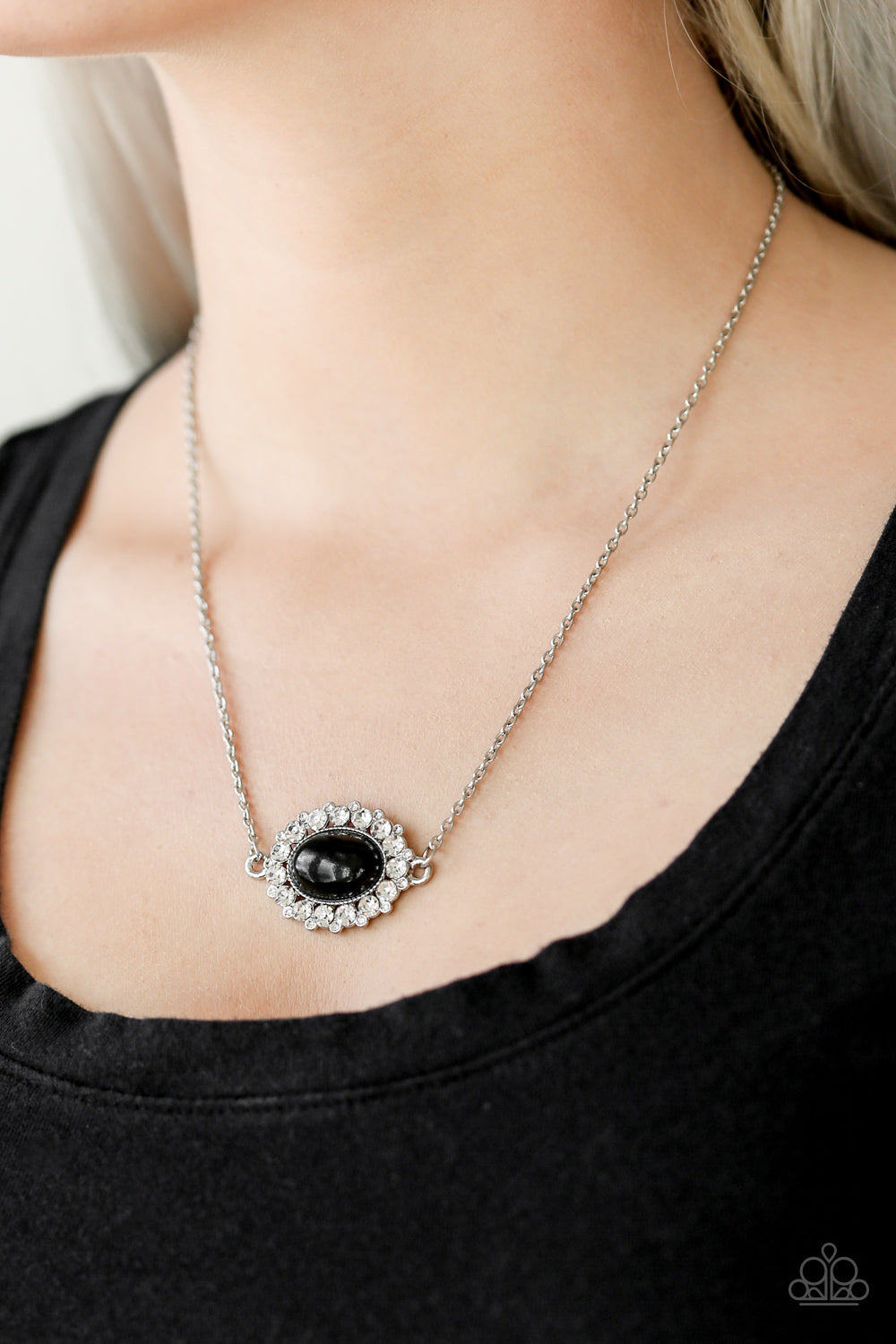 Paparazzi ♥ Stardom Shine - Black ♥  Necklace