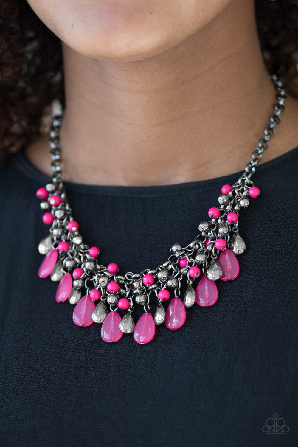 Paparazzi ♥ Diva Attitude - Pink ♥  Necklace
