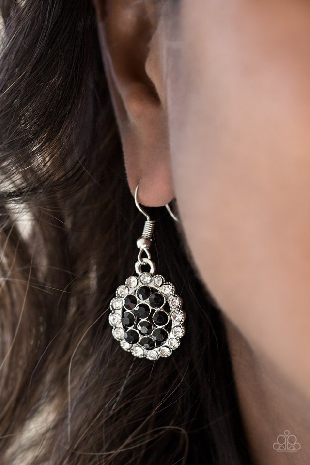 Paparazzi ♥ Runway Ready - Black ♥ Earrings