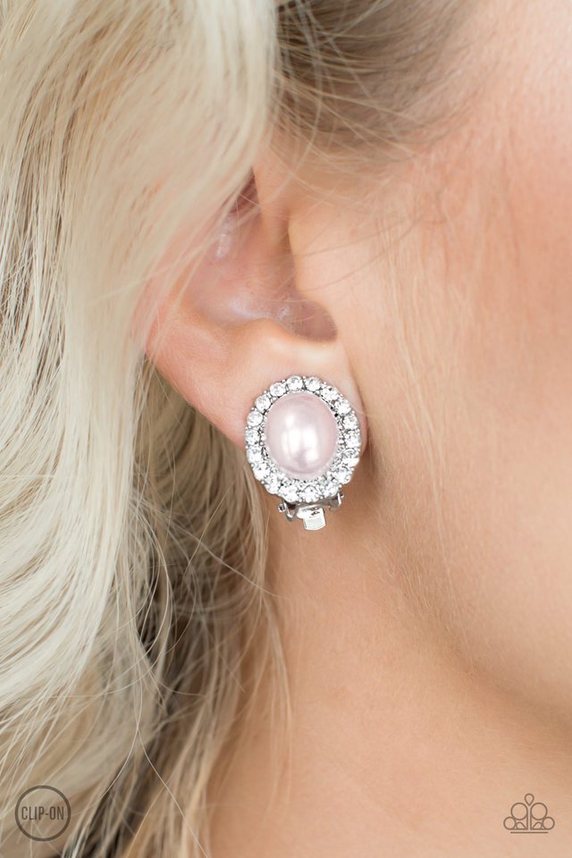 Paparazzi ♥ Romantically Regal - Pink Clip-On ♥ Clip-On