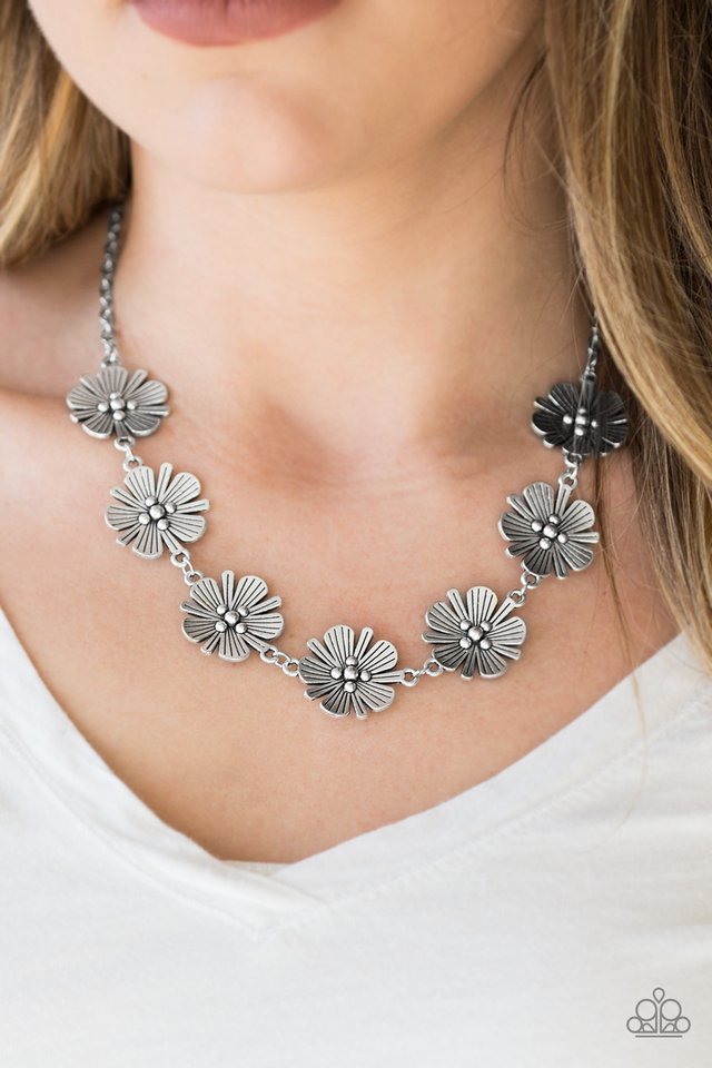 Paparazzi ♥ Poppin Poppies - Silver ♥ Necklace