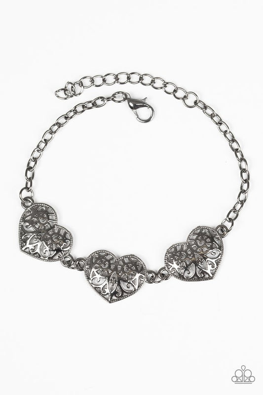 fond-of-hearts-black-p9wh-bkxx-139rf