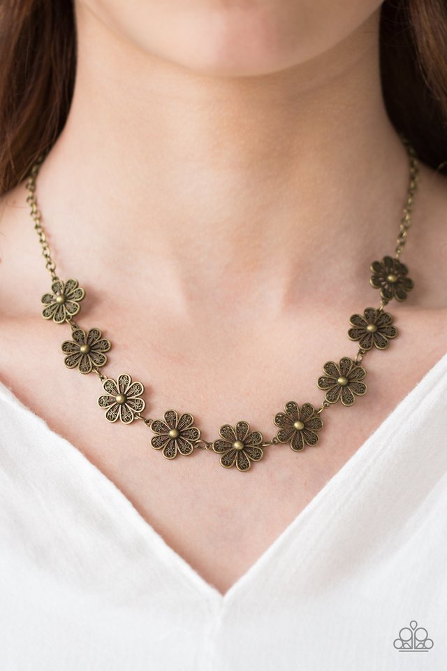 Paparazzi ♥ Spring Beauty - Brass ♥ Necklace