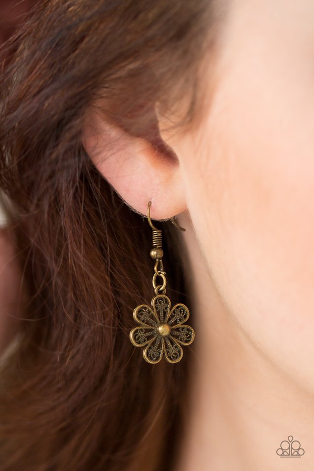 Paparazzi ♥ Spring Beauty - Brass ♥ Necklace