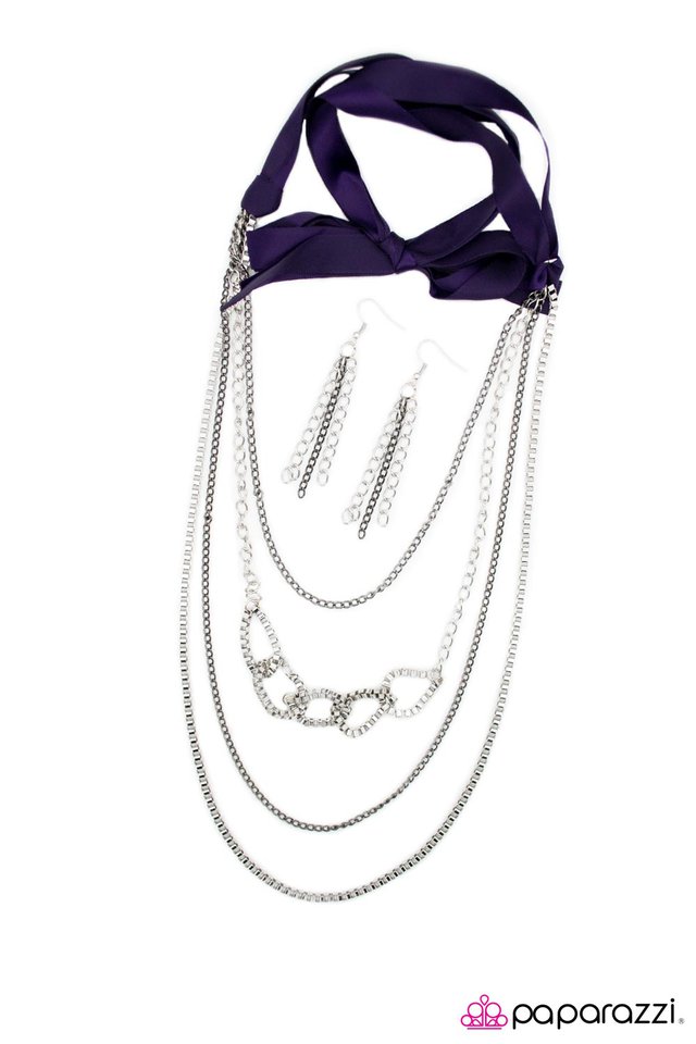 Paparazzi ♥ Delicately Dangerous - Purple ♥ Necklace
