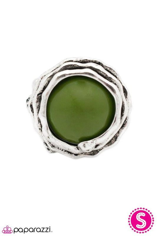 Paparazzi ♥ It Must Be Fate - Green ♥ Ring