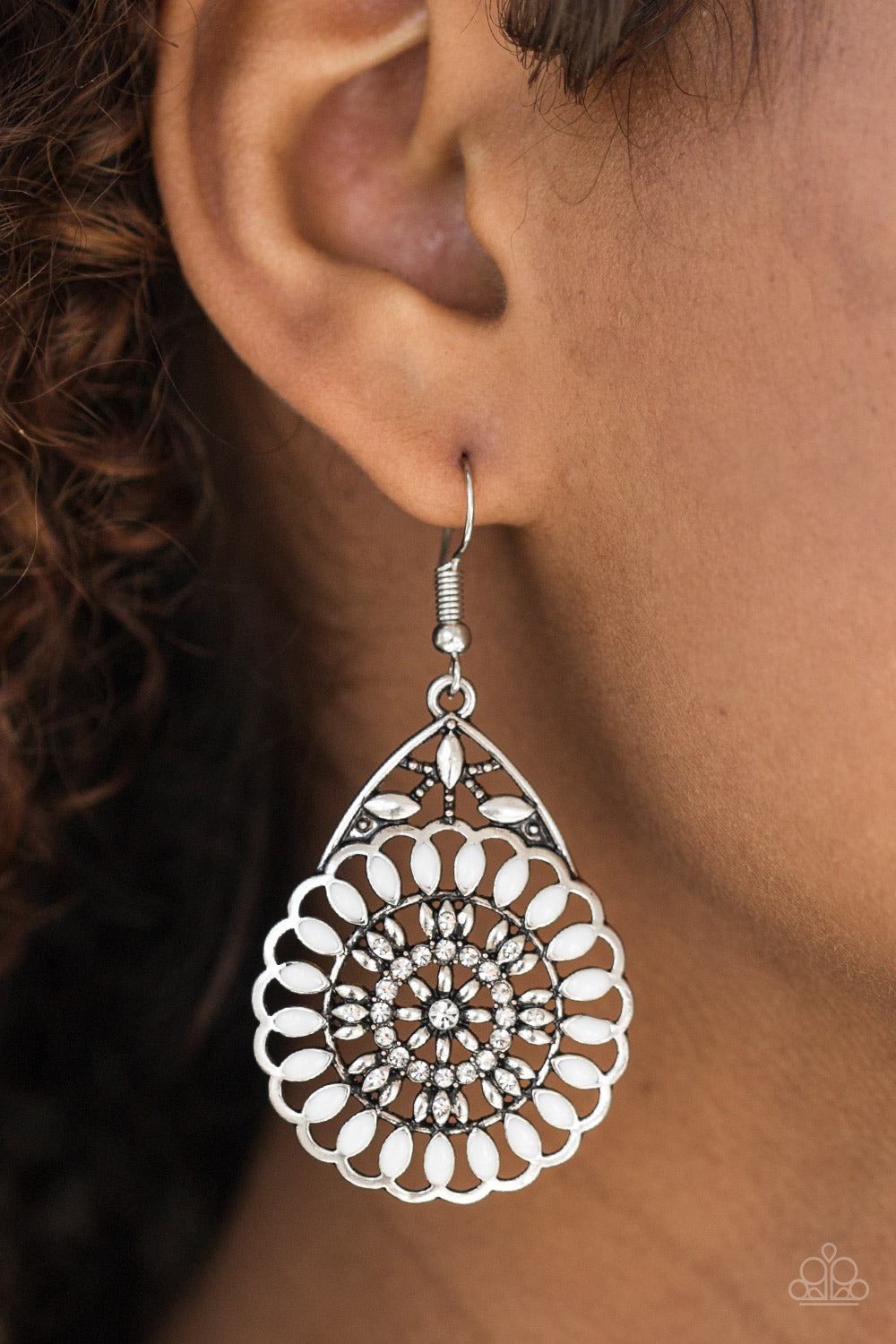 Paparazzi ♥ Perfectly Paradise - White ♥  Earrings