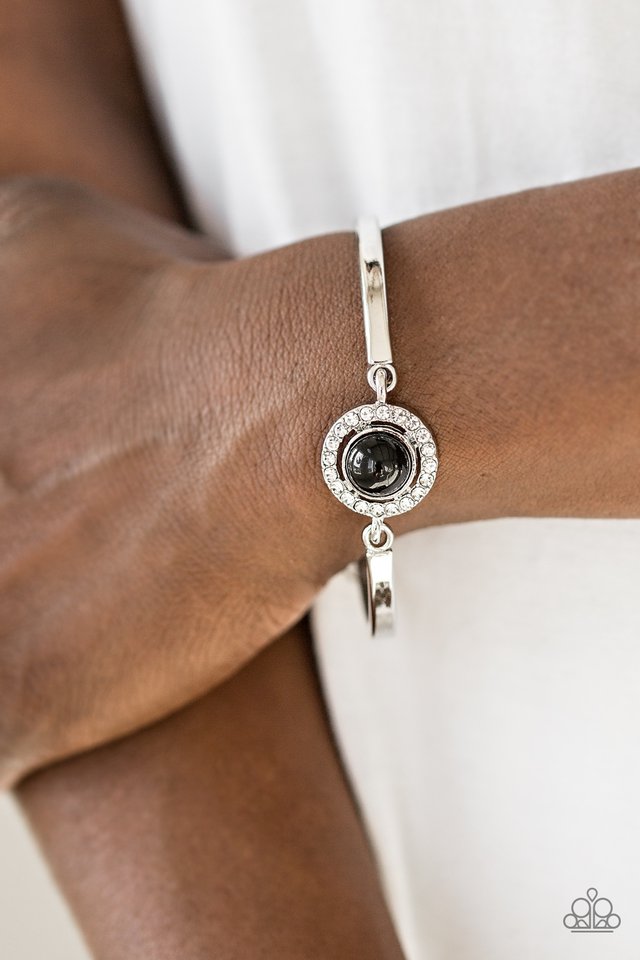 Paparazzi ♥ Glamour Icon - Black ♥ Bracelet