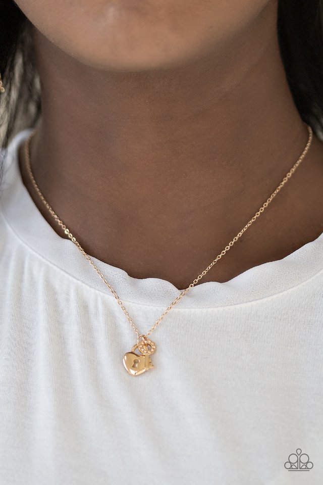 Paparazzi ♥ Secret Crush - Gold ♥ Necklace