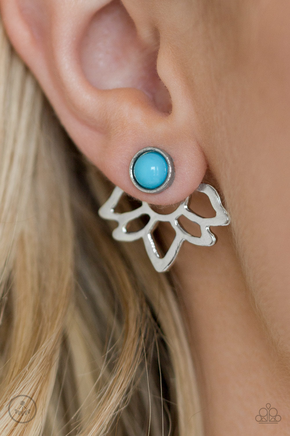 Paparazzi ♥ Lotus Breeze - Blue ♥  Post Earrings