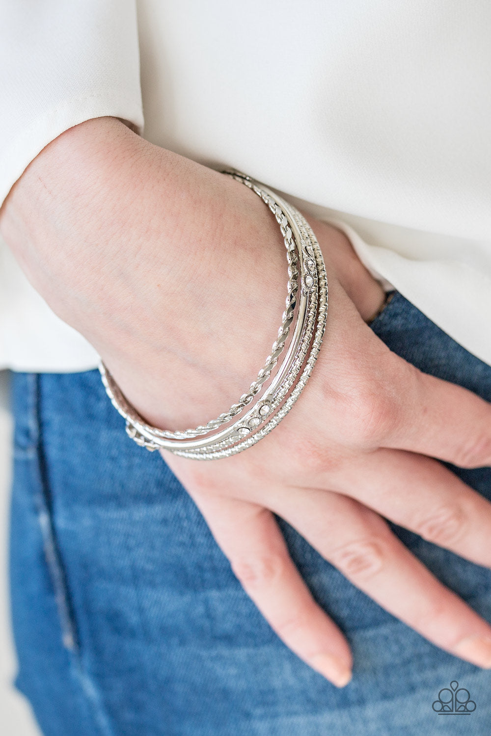 Paparazzi ♥ Subtle Shimmer - White ♥  Bracelet