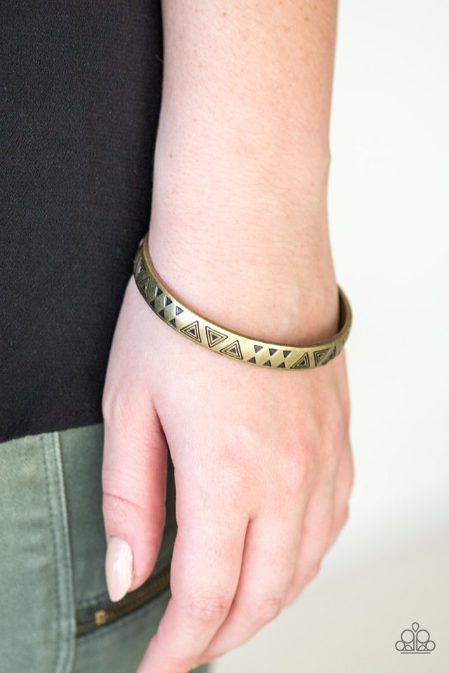 Paparazzi ♥ Fox In The Henhouse - Brass ♥ Bracelet
